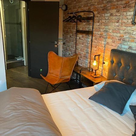 Suite Lame 37 Rental Rooms Болонья Екстер'єр фото