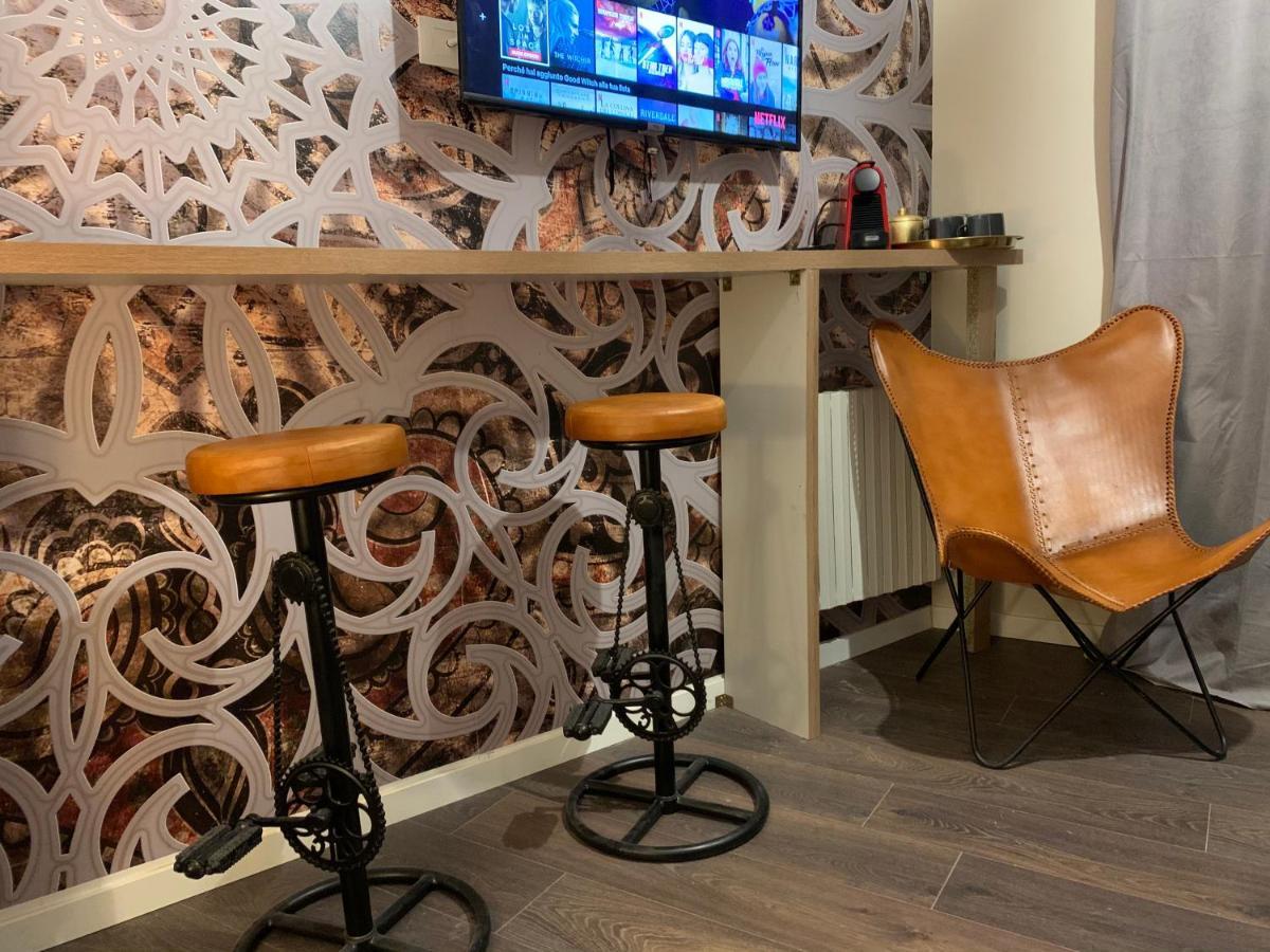 Suite Lame 37 Rental Rooms Болонья Екстер'єр фото