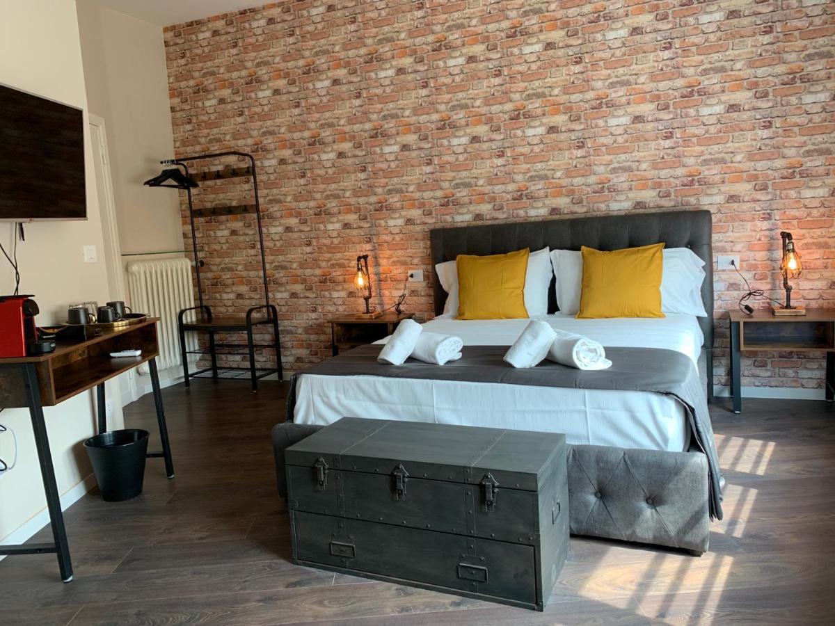 Suite Lame 37 Rental Rooms Болонья Екстер'єр фото