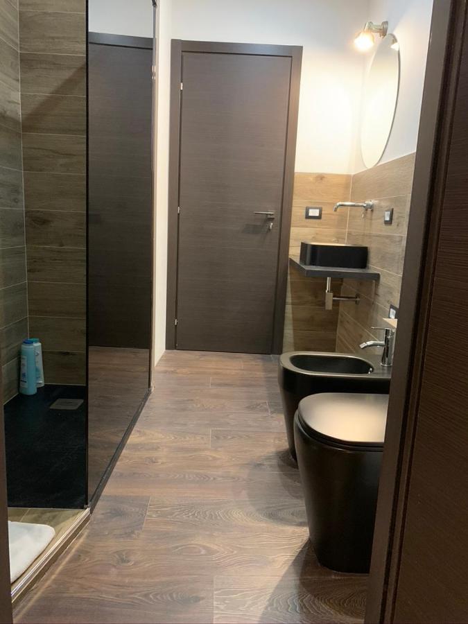 Suite Lame 37 Rental Rooms Болонья Екстер'єр фото