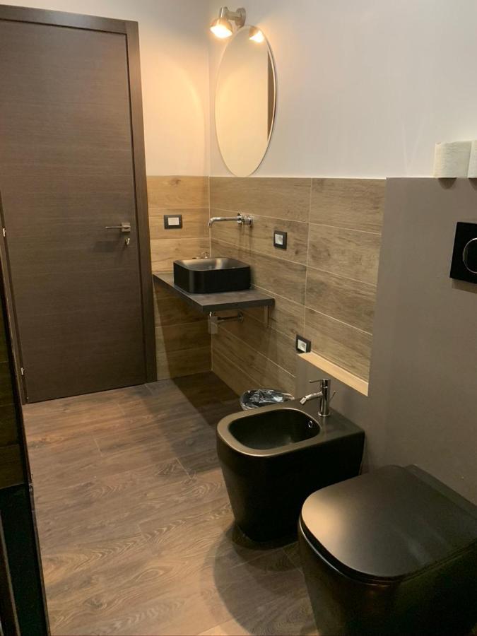 Suite Lame 37 Rental Rooms Болонья Екстер'єр фото