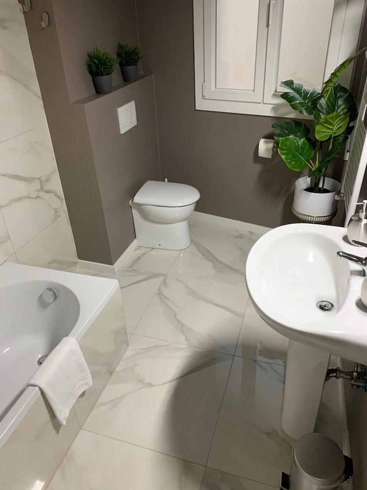 Suite Lame 37 Rental Rooms Болонья Екстер'єр фото