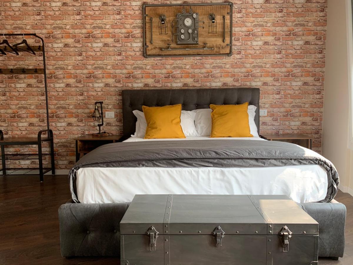 Suite Lame 37 Rental Rooms Болонья Екстер'єр фото