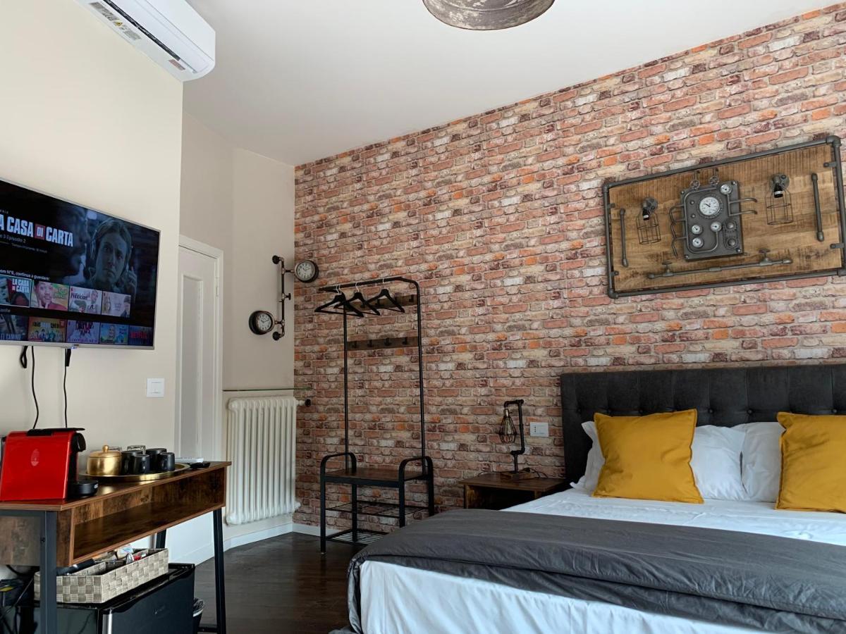 Suite Lame 37 Rental Rooms Болонья Екстер'єр фото