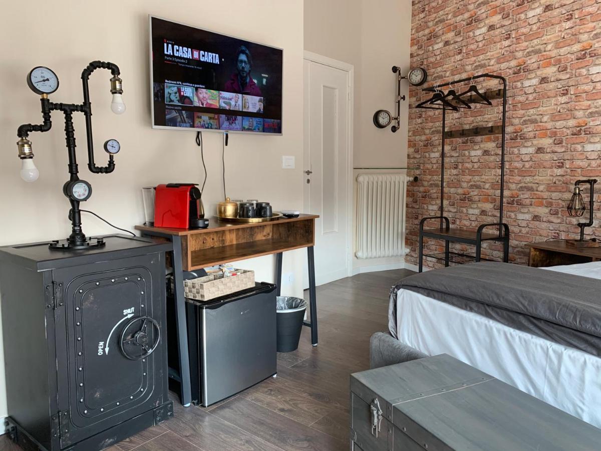 Suite Lame 37 Rental Rooms Болонья Екстер'єр фото