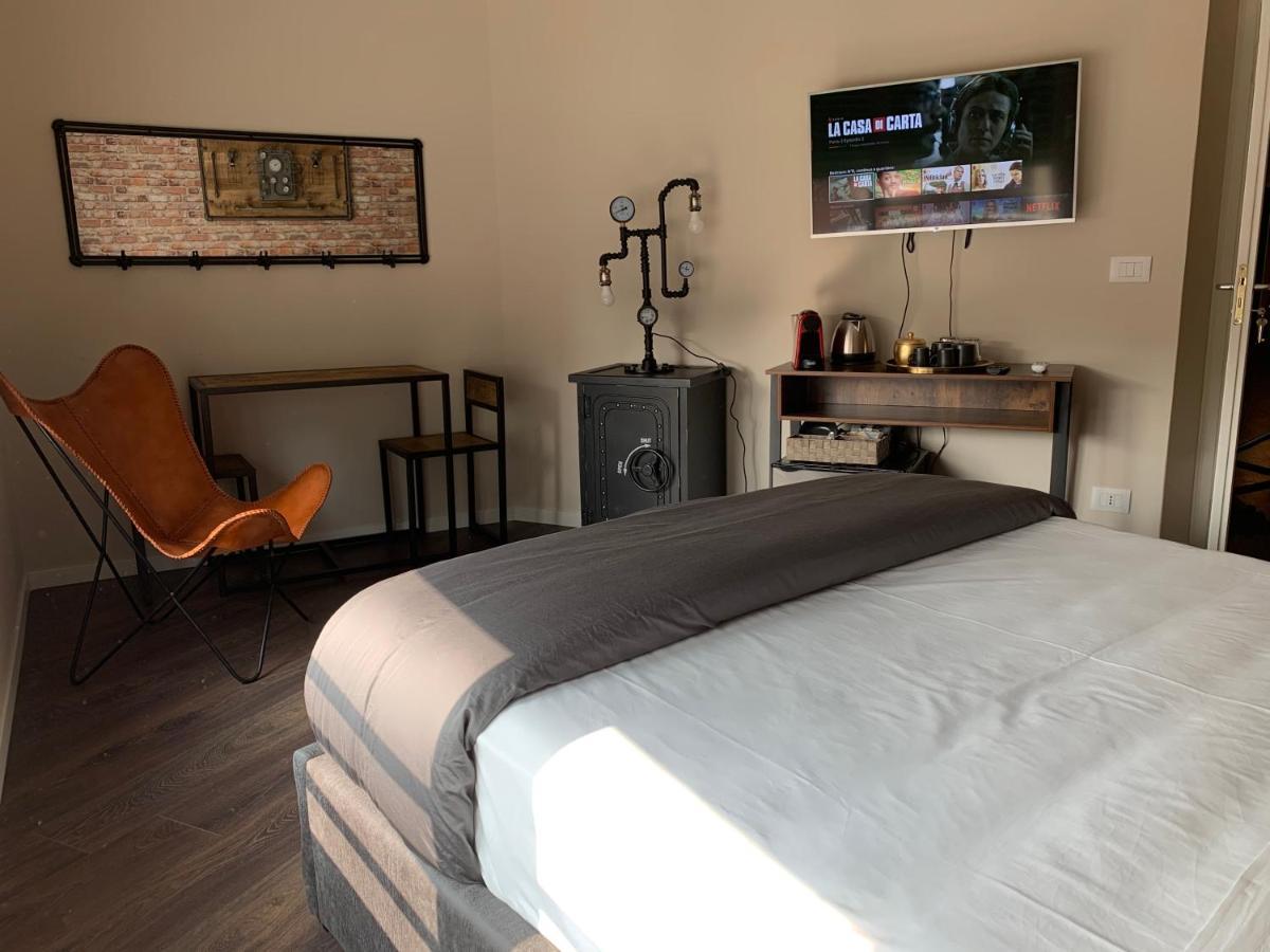 Suite Lame 37 Rental Rooms Болонья Екстер'єр фото